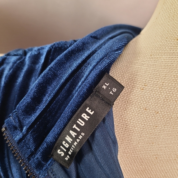 Reitmans signature royal blue velvet tank top- Size XL - Picture 3 of 5